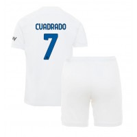 Inter Milan Juan Cuadrado #7 Bortadräkt Barn 2023-24 Kortärmad (+ Korta byxor)